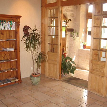 Hotel Du Donjon Aulnay  المظهر الخارجي الصورة