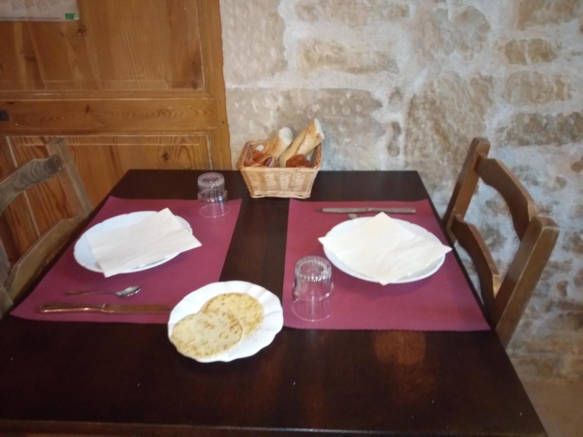 Hotel Du Donjon Aulnay  المظهر الخارجي الصورة