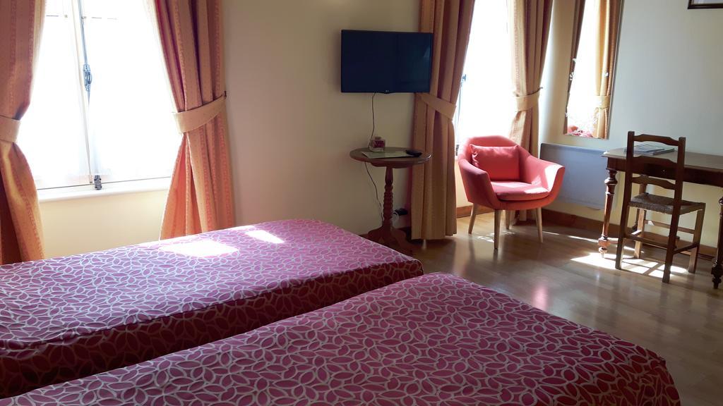 Hotel Du Donjon Aulnay  المظهر الخارجي الصورة