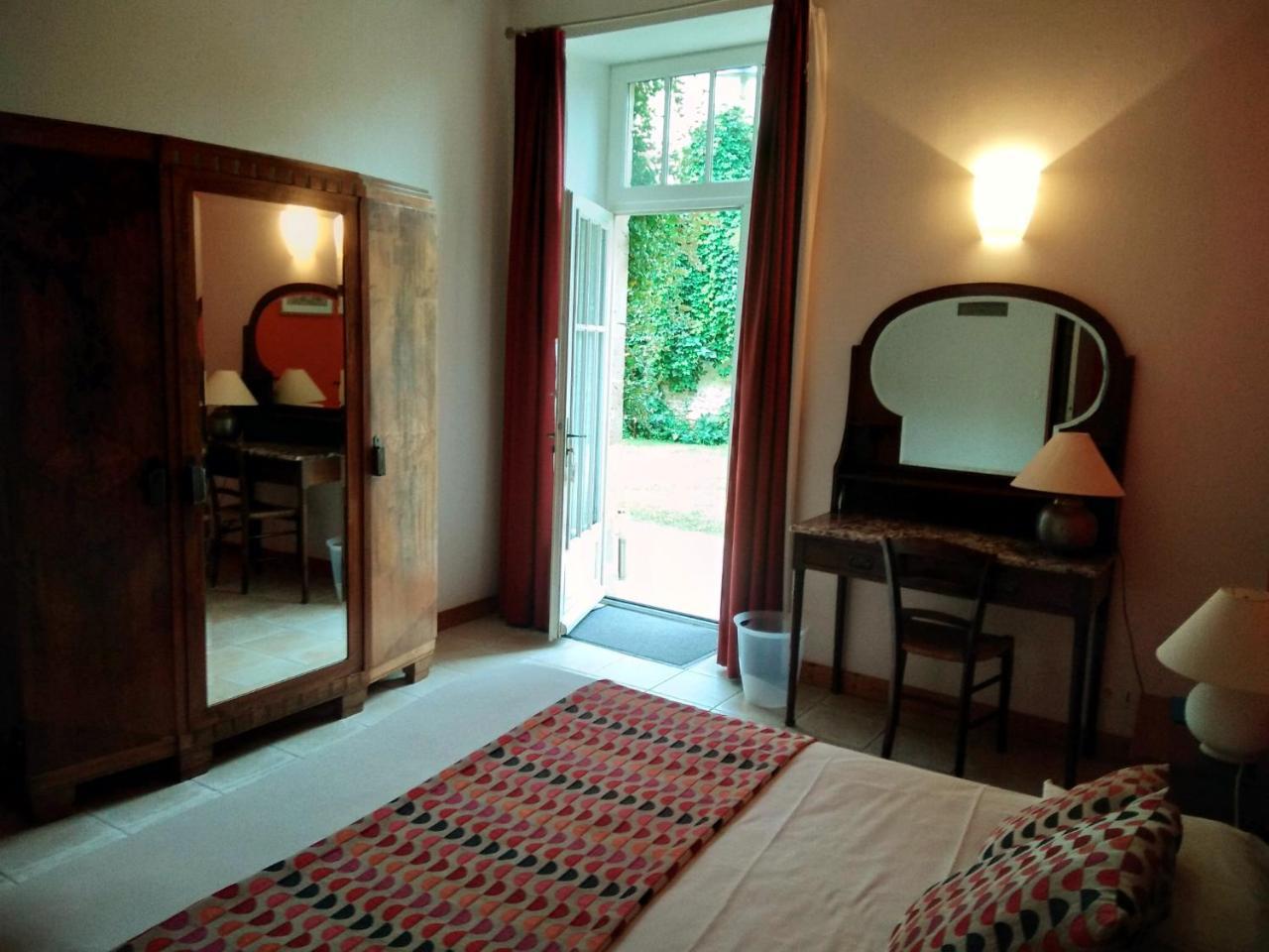 Hotel Du Donjon Aulnay  المظهر الخارجي الصورة